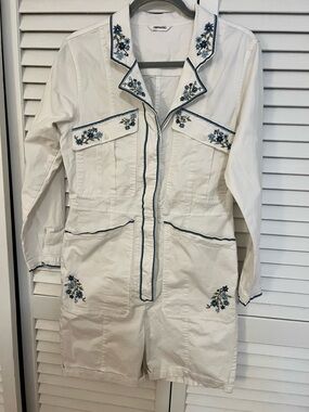 DRIFTWOOD WOMEN'S EMBROIDERED FLORAL SHORTALL ROMPER Medium